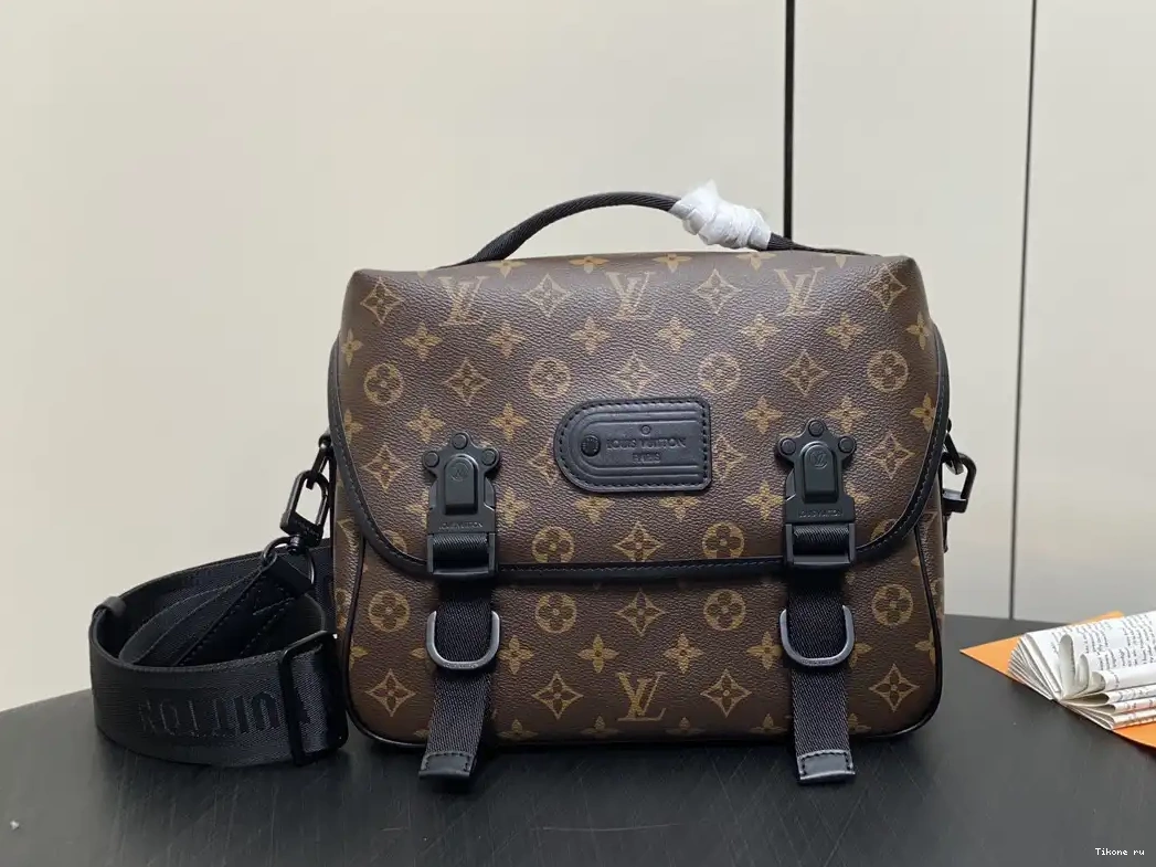 Affordable Trail VUITTON LOUIS Messenger-31*22*11CM 0505